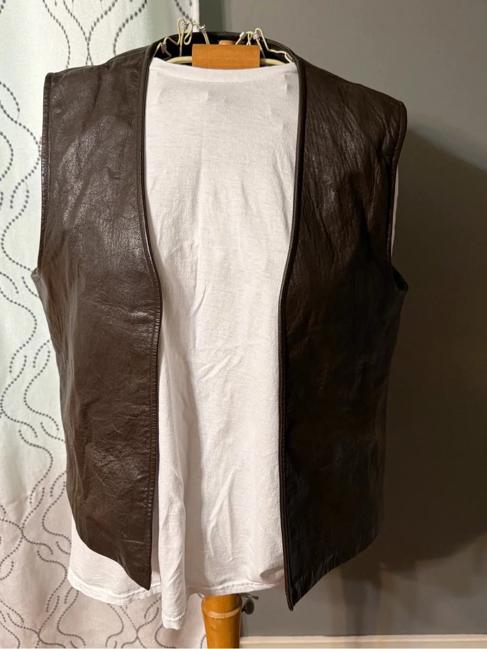 Vintage Sangwoo Hong Kong Custom Leather Vest Brown Open Front Paisley Lined
